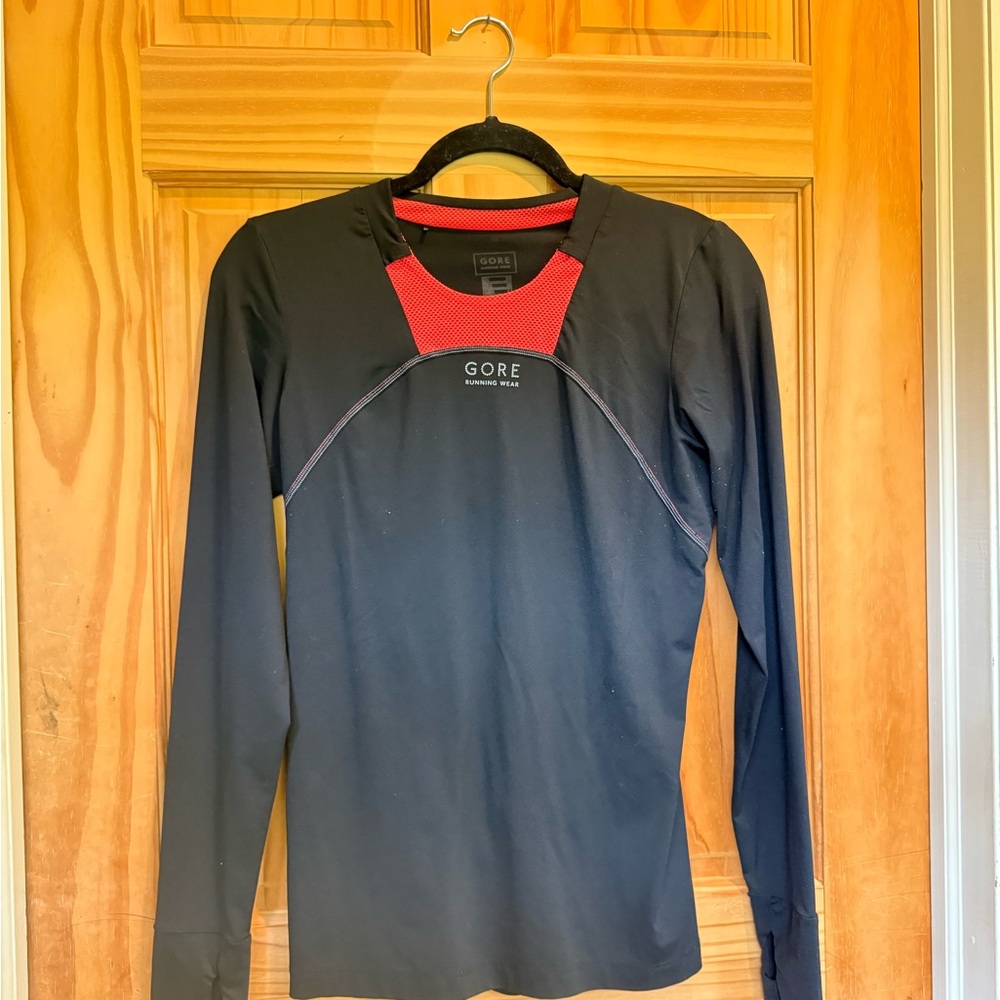 GORE Running Wear Women's Long Sleeve Performance Tee in Black with Red Accents